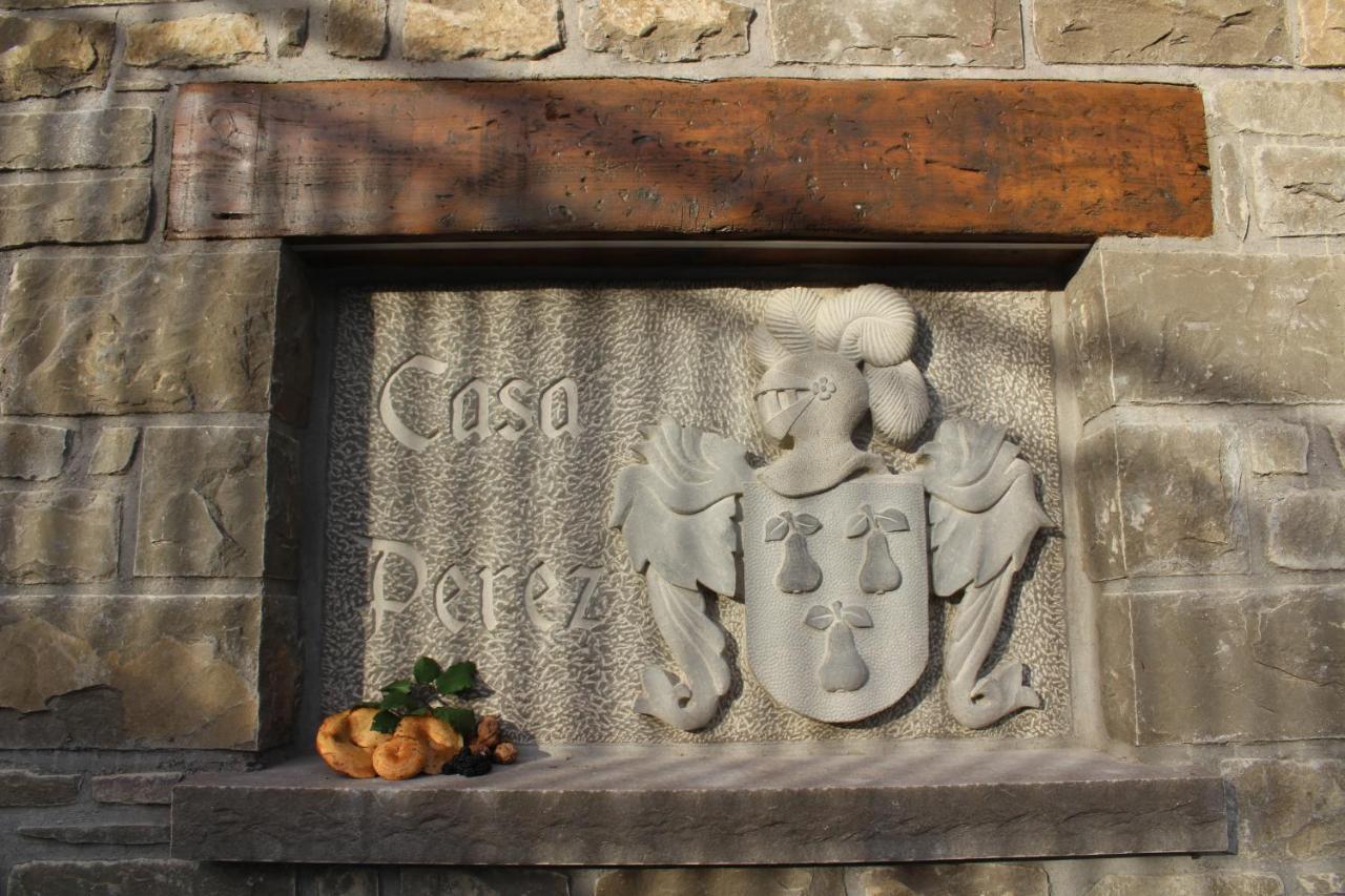 Gasthaus Casa Perez Yebra de Basa Exterior foto